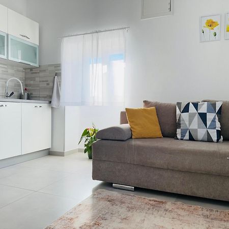 Apartment Erika - For 2 Near The Beach Pola Esterno foto