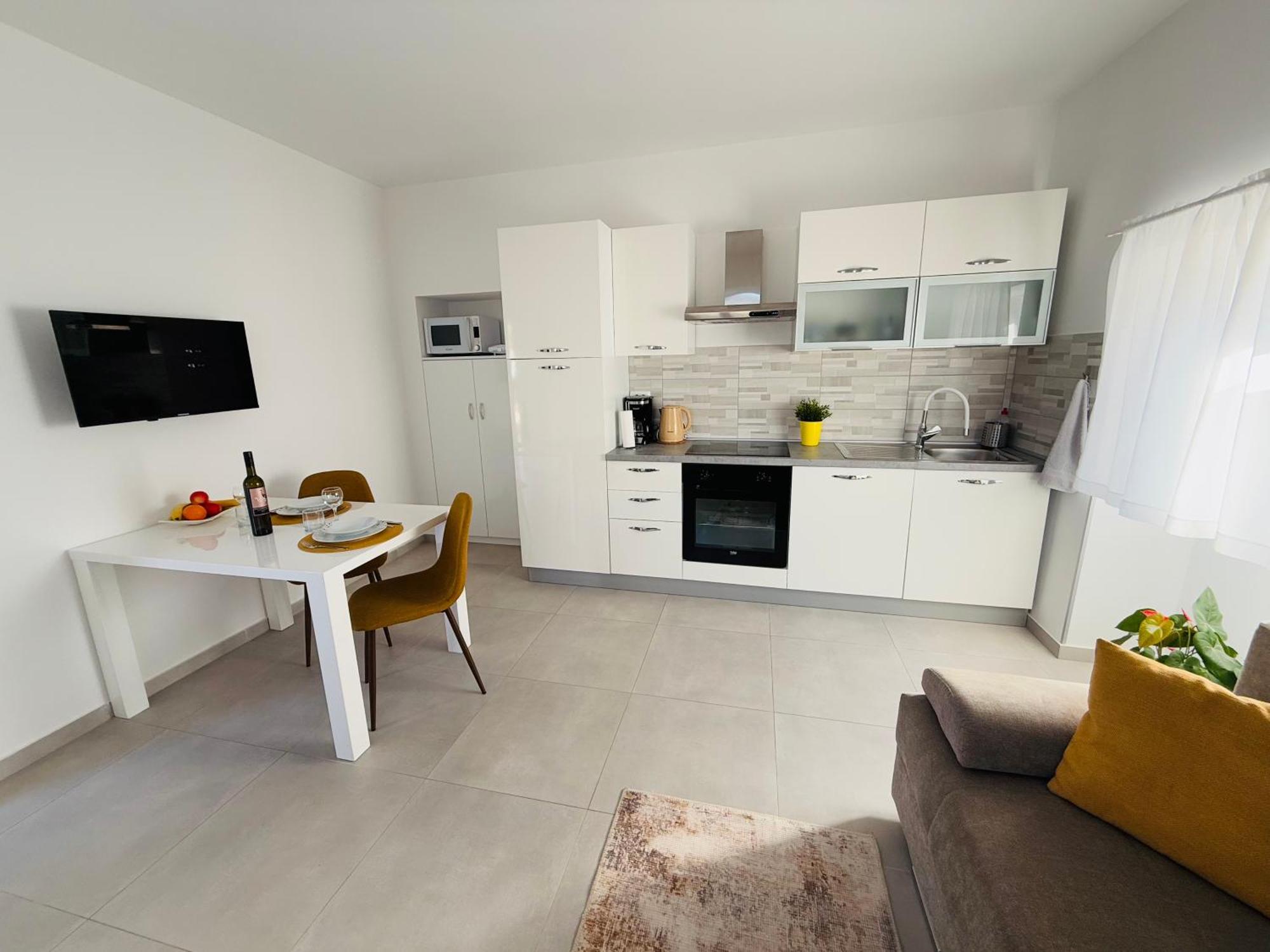 Apartment Erika - For 2 Near The Beach Pola Esterno foto