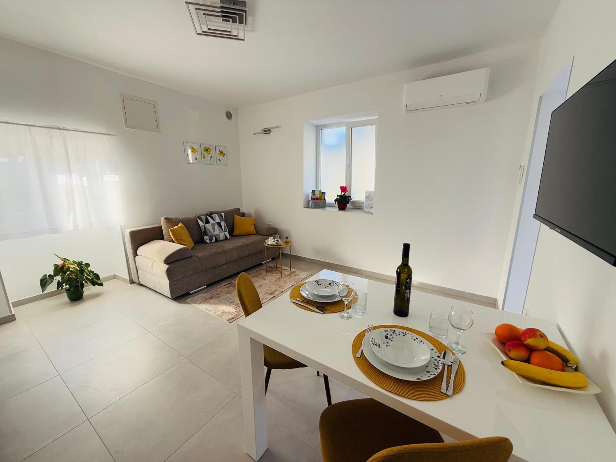 Apartment Erika - For 2 Near The Beach Pola Esterno foto